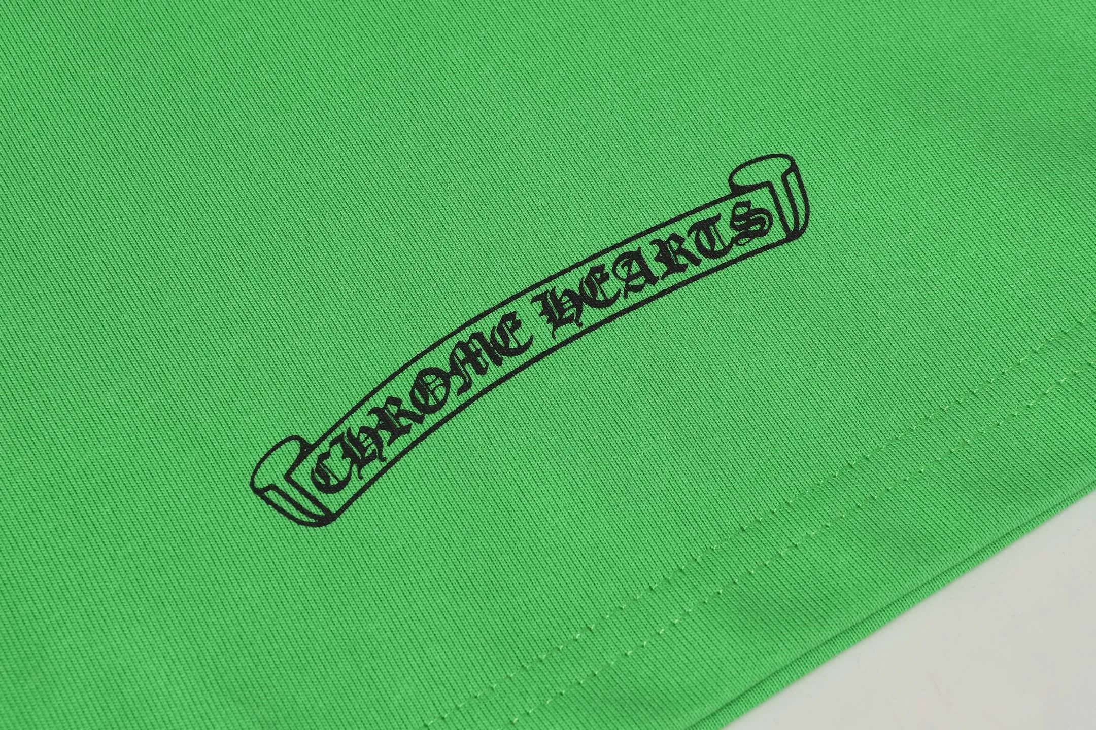 P160 Cross-border quantity model. If you pursue quality, please do not place an order - Chrome Hearts/Chrome Hearts Sanskrit color printed graffiti ✍️ Popular long-sleeved T-shirt - High weight, high density and high quality. The wool is soft, delicate and skin-friendly. It feels soft and silky. It has excellent warmth and skin-friendly properties. - Customized weaving and dyeing. No color difference. No matter the fabric or workmanship details, it beats the ordinary version on the market. -Colour: green -Size: S M L XL